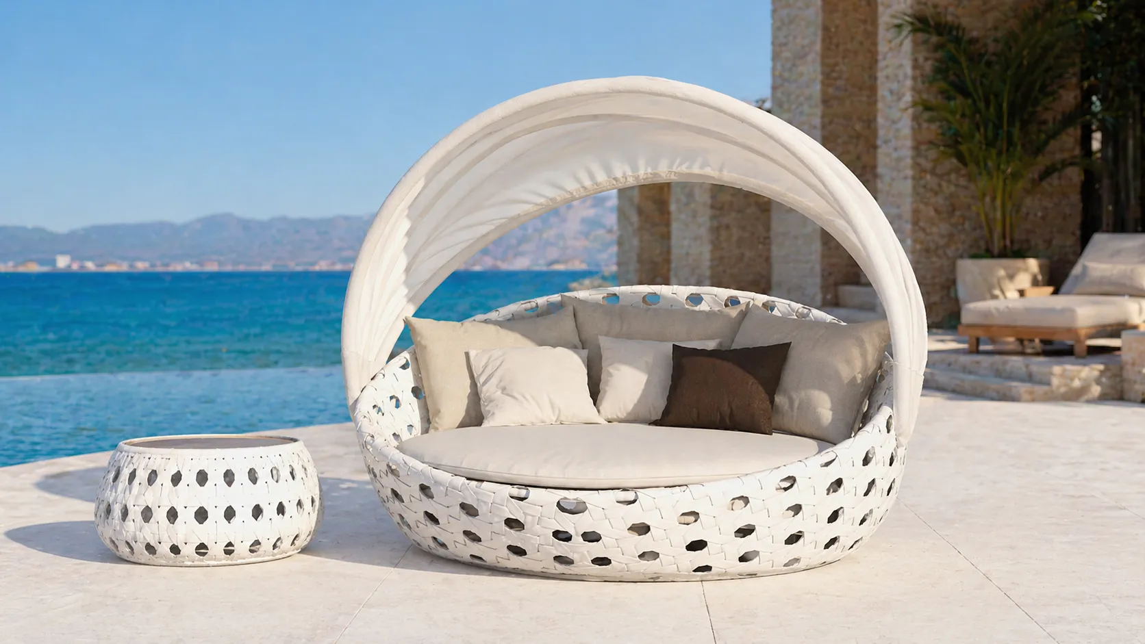 Adjustable Canopy PE Rattan Outdoor Daybed Sofa for Patio, Poolside & Resort Lounge