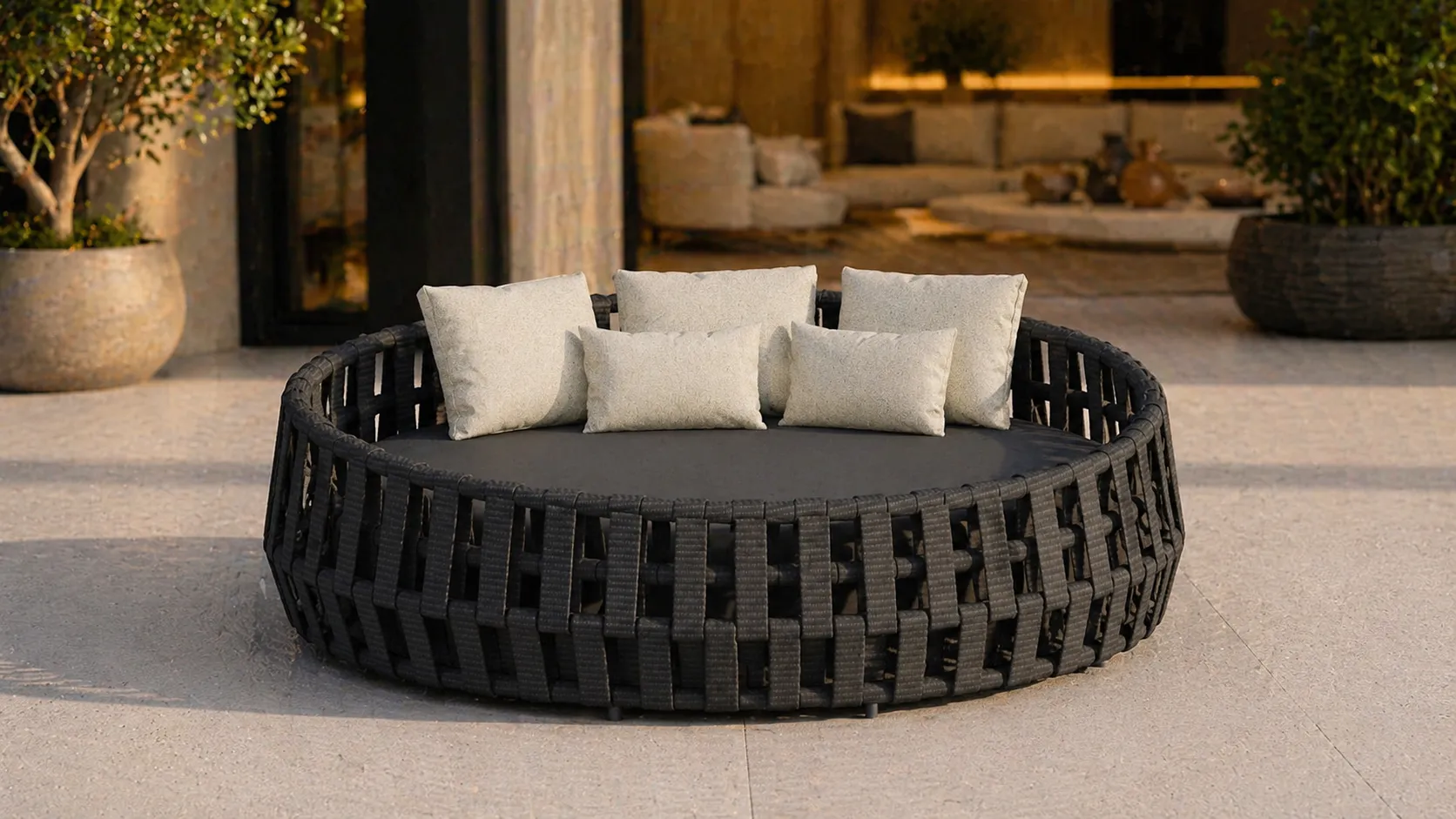 Black Wicker Outdoor Daybed for Hotel Poolside Projects