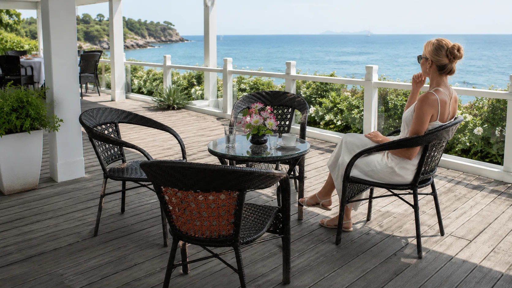 Dark Brown PE Rattan Outdoor Dining Set with 4 Open-Weave Armchairs & Round Glass Table