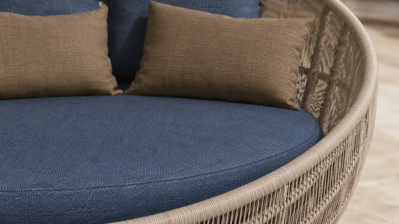 Premium Round Wicker Outdoor Daybed for Hotel Poolside