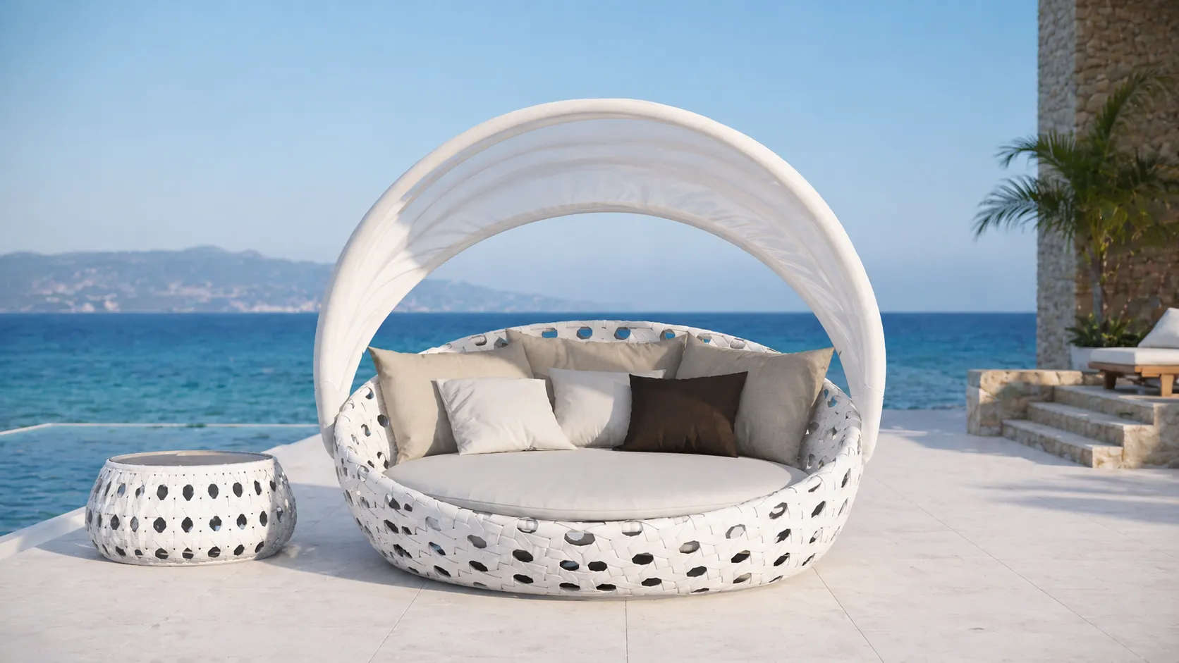 Adjustable Canopy PE Rattan Outdoor Daybed Sofa for Patio, Poolside & Resort Lounge
