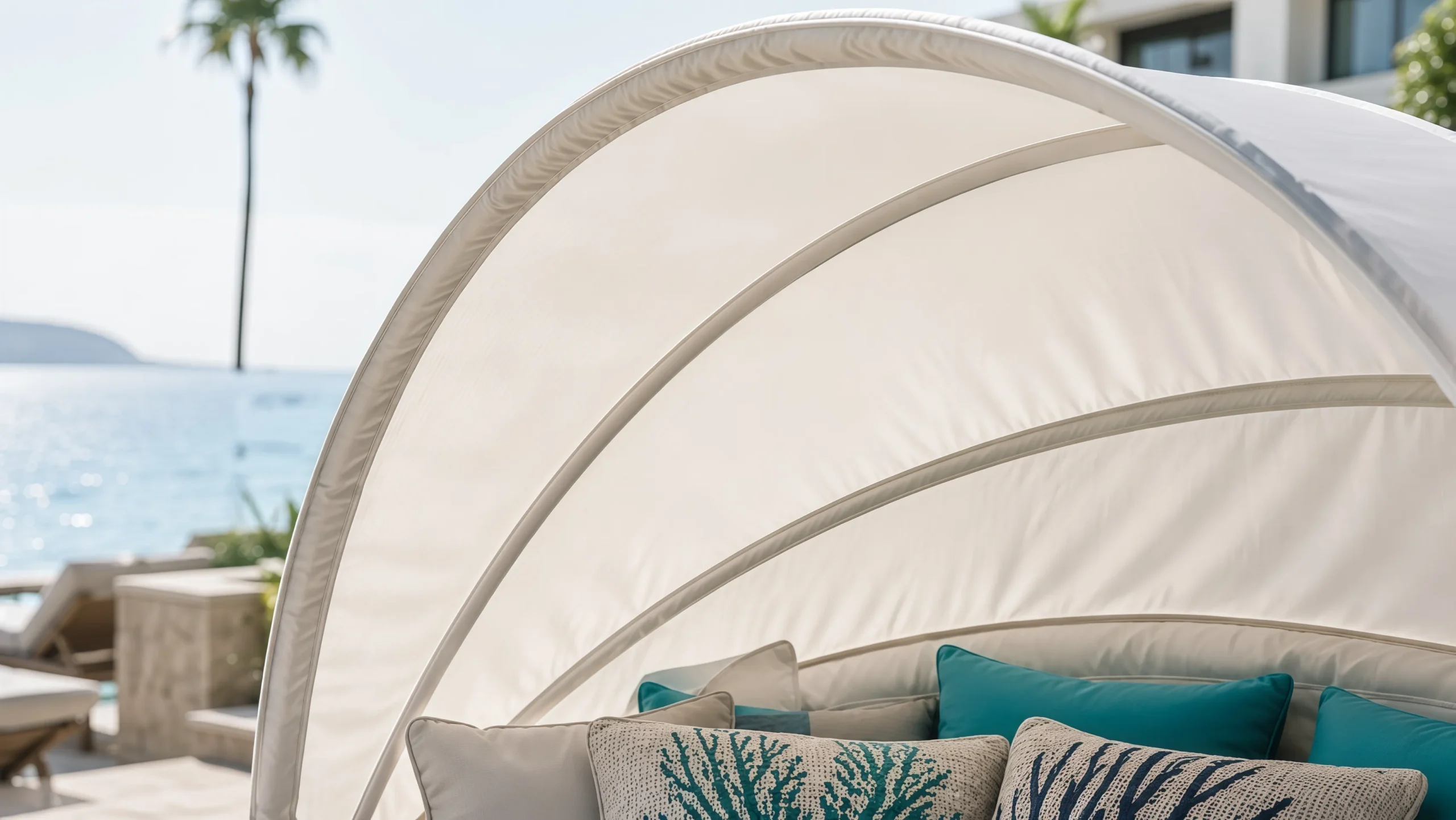 Large Wicker Outdoor Daybed with Foldable Canopy and Ottoman